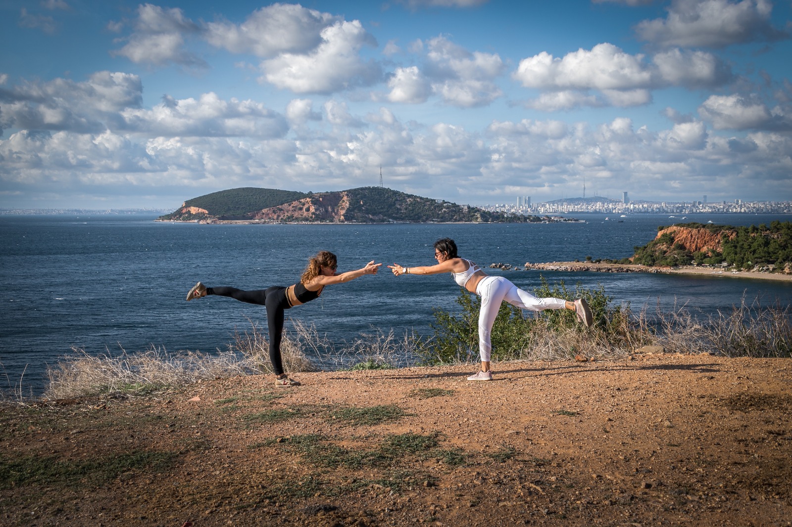 Justine et Leda - Yoga Istanbul