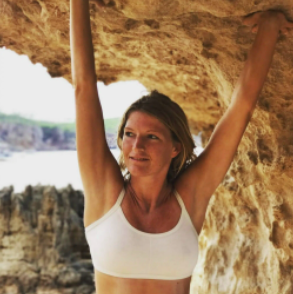 Zara Rutherford acro-yoga Ibiza